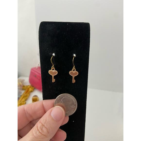 Handmade little key earrings - Picture 2 of 4